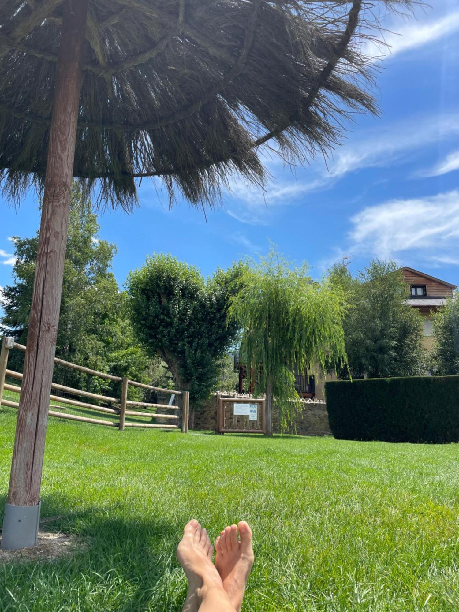 Apartamento Renovado Con Jardin Privado, Parking ,Wifi Y Piscina Osseja Bagian luar foto